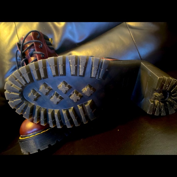 SOLD Dr. Martens boots SOLD - Picture 3 of 5